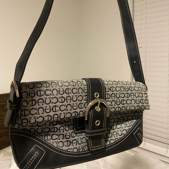 Belt Buckle Saddle Bag - Picture 3 of 4